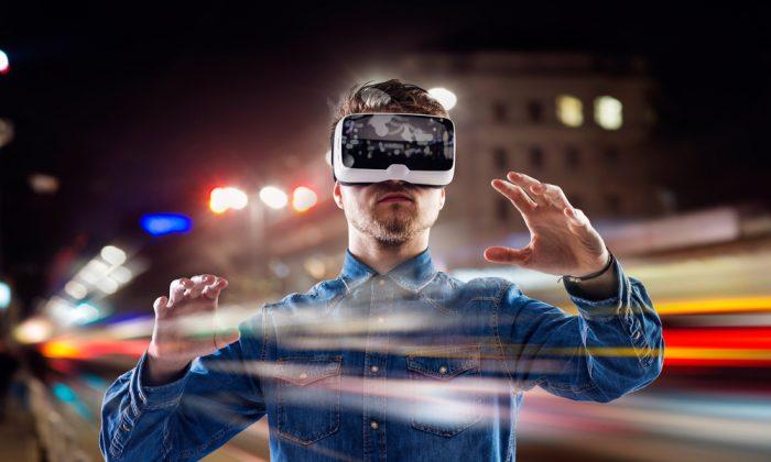 What You See Is Not Always What You Get: How Virtual Reality Can Manipulate Our Minds