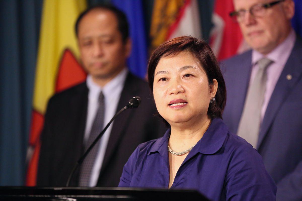 Gloria Fung, director of Canada-Hong Kong Link, speaks at a press conference on Parliament Hill on Aug. 30, 2016. (Jonathan Ren/NTD Television)