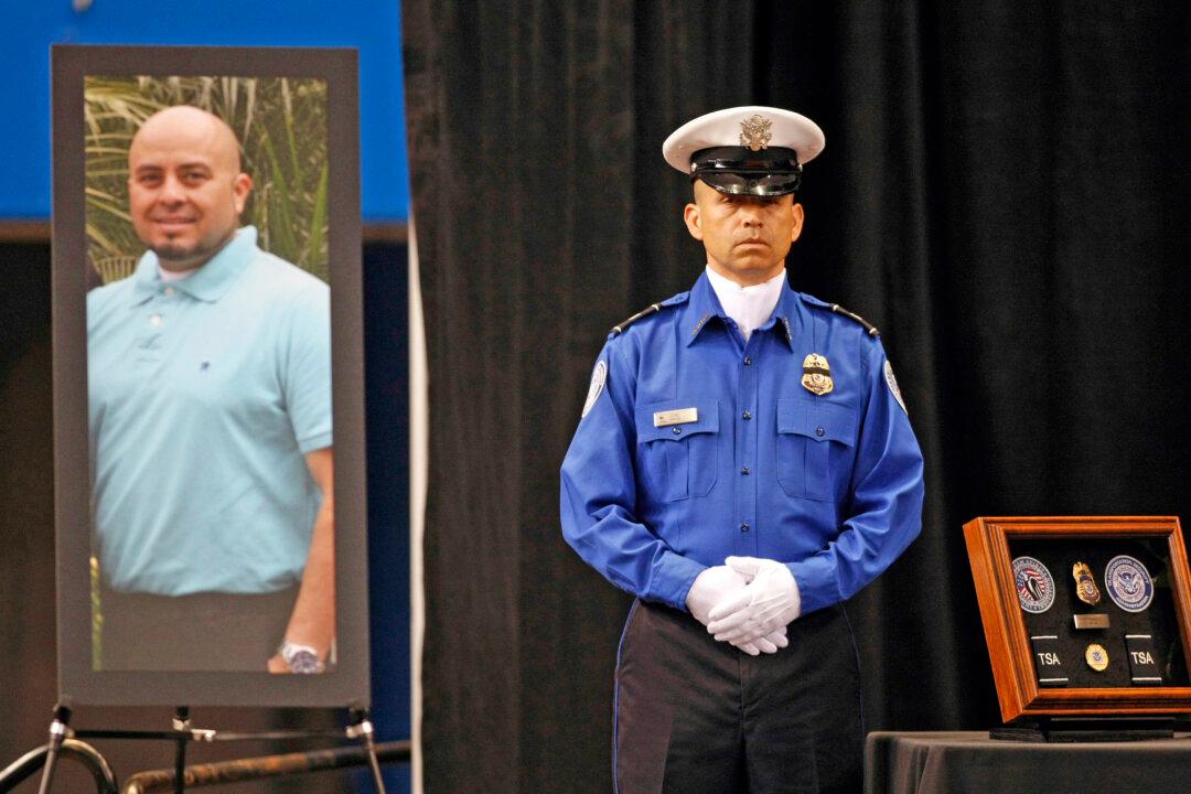 LA Airport Gunman Avoids Death Penalty With Murder Plea Deal