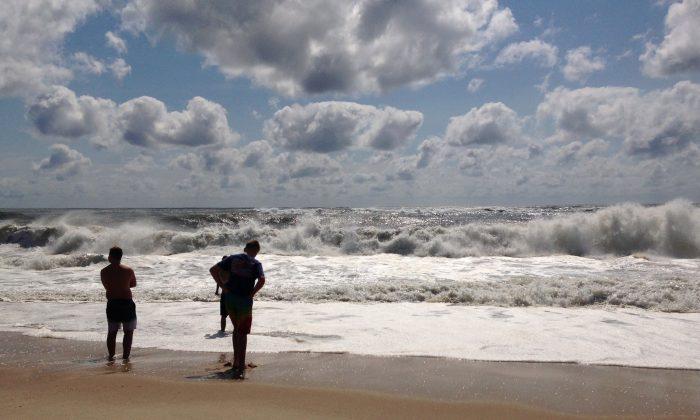 Hermine Lingers Off Shore Continuing Its Unsafe Storm Surges