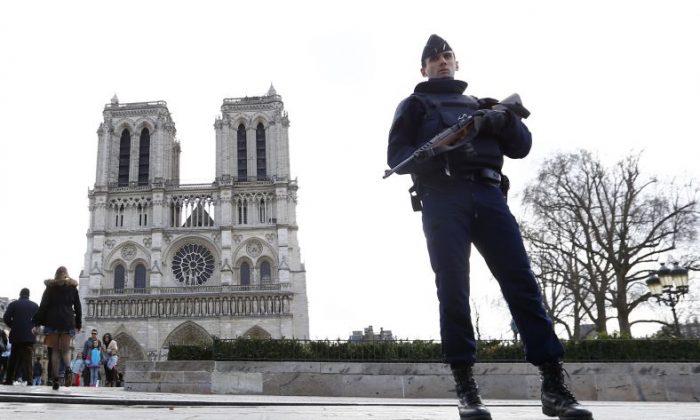 2 Arrested After Gas Canisters Found Near Paris’ Notre Dame