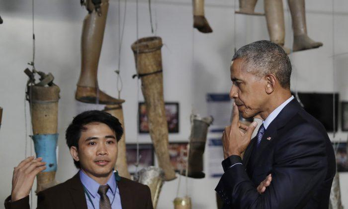 Showcasing Lao Culture, Obama Pushes Back on US Isolationism