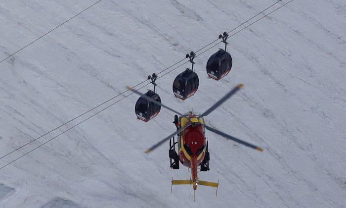 Tourists, Trapped in Mont Blanc Cable Car Overnight, Rescued