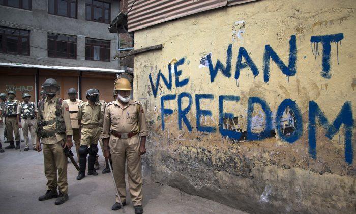 Kashmiri Police Face Public Wrath Amid Anti-India Uprising