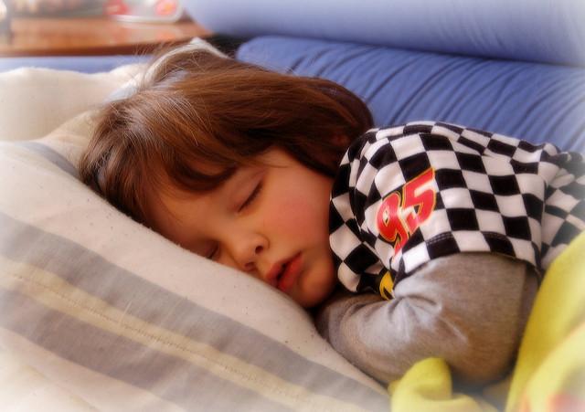 Poor sleep may not seem like an obvious answer to the high-energy and erratic behavior associated with ADHD, but if you've had a toddler you know better. (<a href="https://www.flickr.com/photos/torrelodones/3141253842/in/photolist-5MzKk1-4rvmtt-zCuNS-dTSySe-ryDz7-79vTpv-5gKXX-czNM1G-f8U7nL-e3jFur-apKYx5-4z2sM2-fhppZV-far7g-85QuS-4EzQQa-bFcsms-jM6hsE-rhzeGj-3TBiv-fmKmtd-9z6YG9-phLRmb-cKYkpE-53r9ci-Dd6Au-8Qp5S9-boShQD-8vBVVr-bxNEBB-8vEXcj-bk8XxA-4wdfT7-5sdYVv-5oaLZq-53r8Dp-roCJtM-yibAUE-8vdRr9-5BAwp3-dUWGbV-CqJyt-hi2Fg6-aUhhxv-cKPgLS-8GEv3M-79vRwZ-79vVAD-kqzgGK-9L1FVK" target="_blank" rel="noopener">Raúl A.-</a>/Flickr/CC BY)