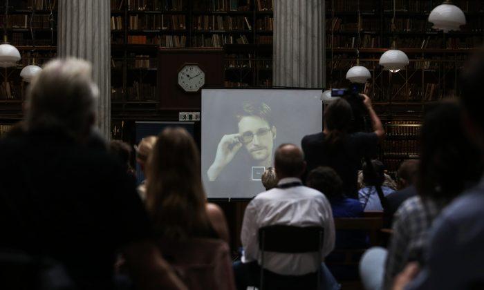 Snowden Says Will Vote in US Presidential Election