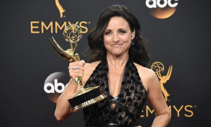 Julia Louis-Dreyfus Honors Father During Emmys Speech