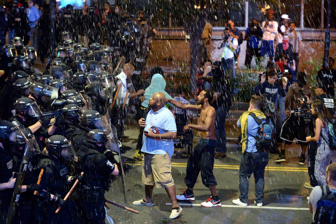 2nd Night of Violent Protests Over Charlotte Police Shooting