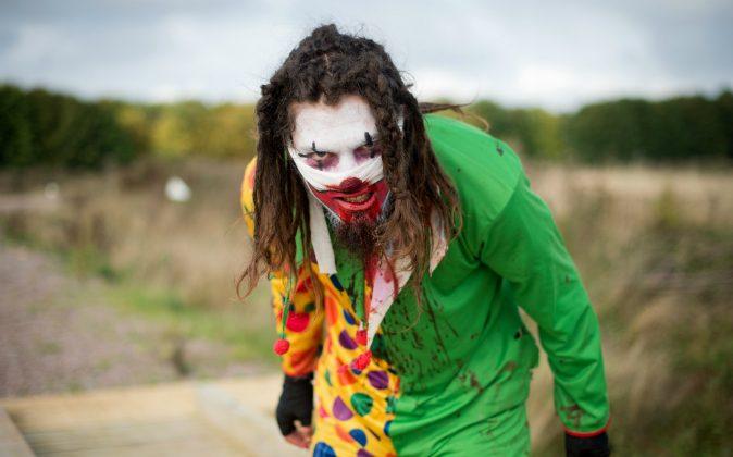 Record: Man Wearing Clown Mask Chases Kids With Baseball Bat