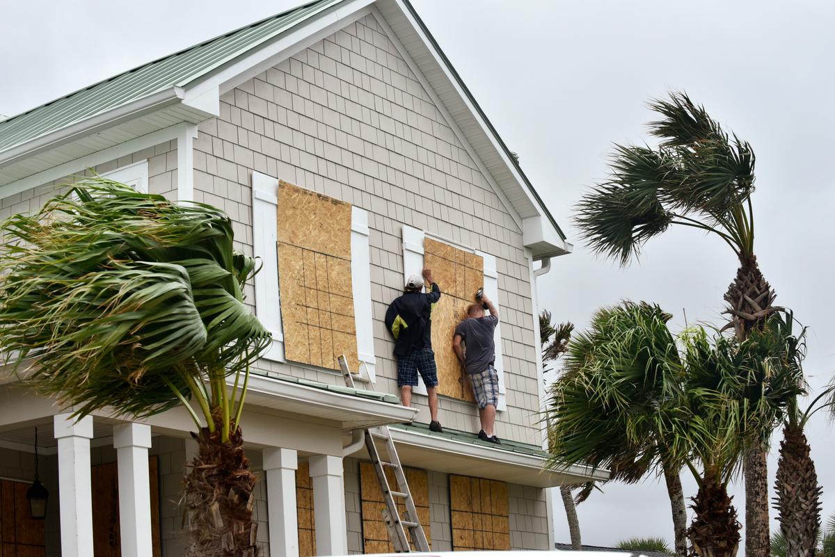 Hurricane Matthew Gains New Fury as It Hurtles to Florida