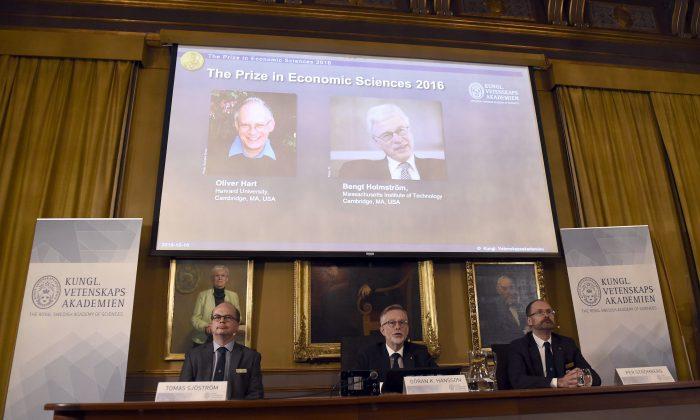 Oliver Hart, Bengt Holmstrom Win Nobel Prize in Economics
