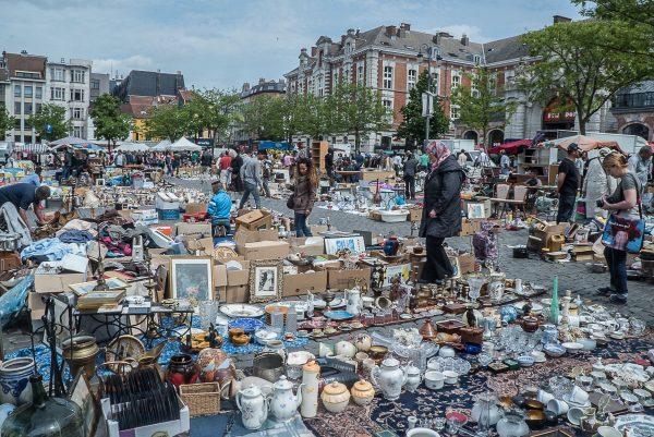 Brussel’s famous flea market in Place du Jeu de Balle. (Mohammed Reza Amirinia)