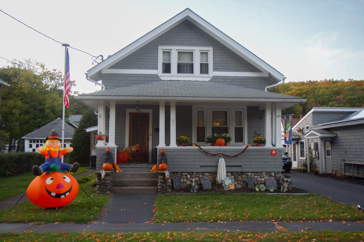 Port Jervis Holding Halloween House Contest