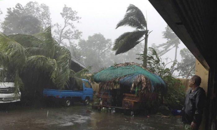 Typhoon Haima Leaves at Least 7 Dead in Northern Philippines