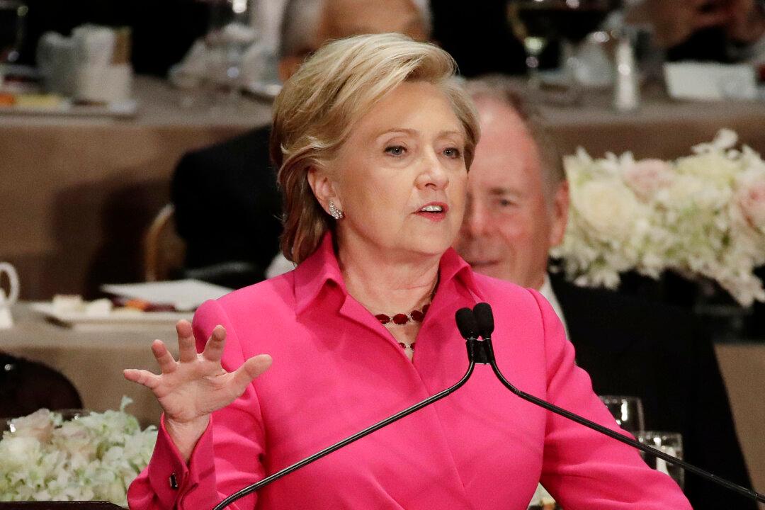 AP Sources: FBI Agents Tried to Get Clinton Foundation Probe