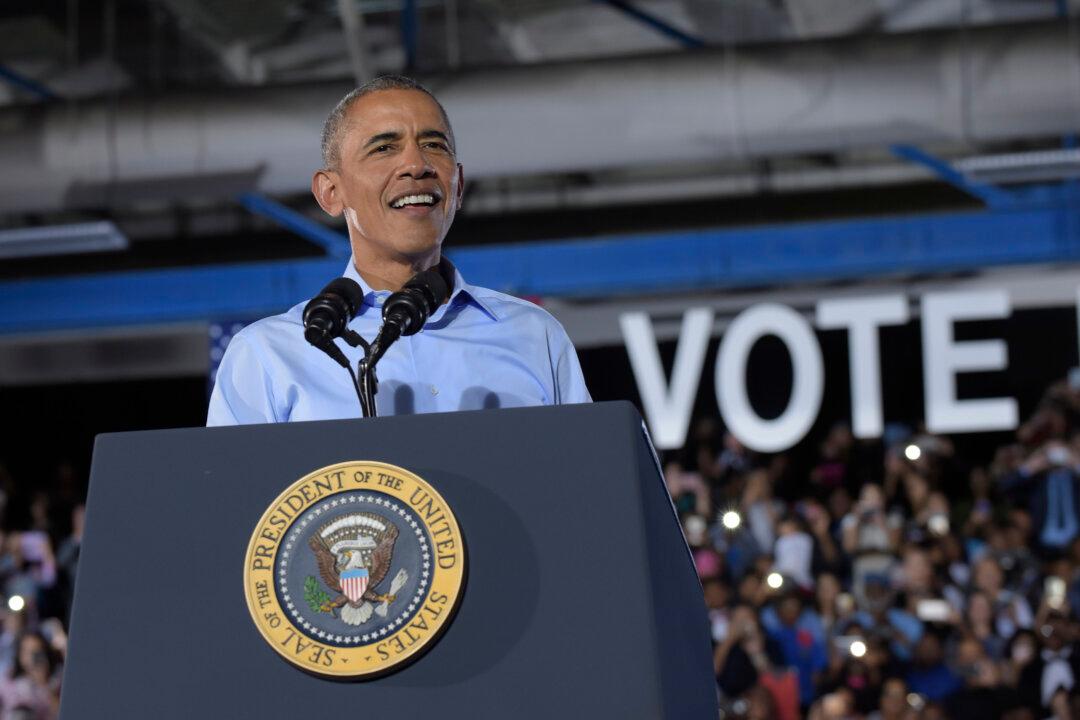 Obama Campaigns in Nevada, Visits California