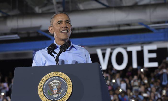 Obama Campaigns in Nevada, Visits California