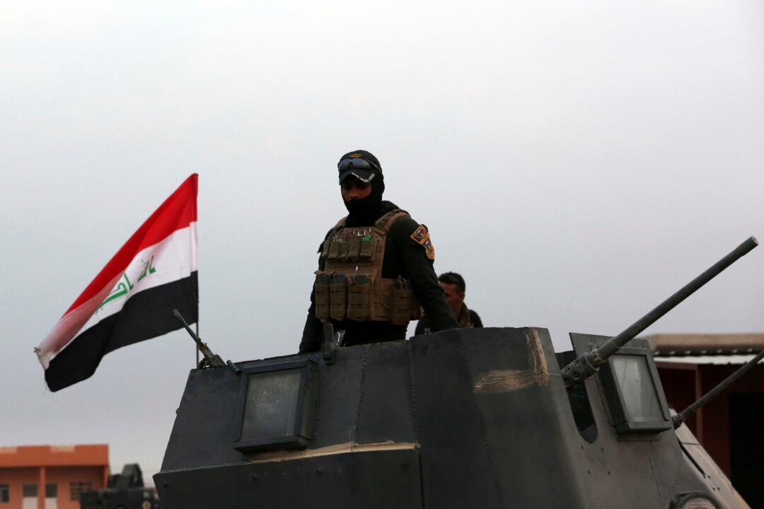 In Dawn Assault, Iraqi Special Forces Near Mosul From East