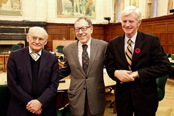 (L–R) International human rights lawyer David Matas, former justice minister Irwin Cotler, and former secretary of state for Asia-Pacific David Kilgour at the parliamentary international human rights subcommittee hearing in Ottawa on Nov. 3, 2016, where Matas and Kilgour provided a briefing on organ transplantation abuses in China. (The Epoch Times)