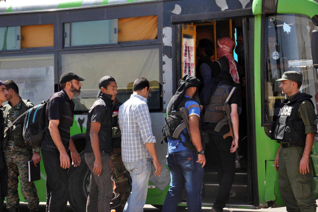 Syrian Militants Mass in Distant Province After Truce Deals
