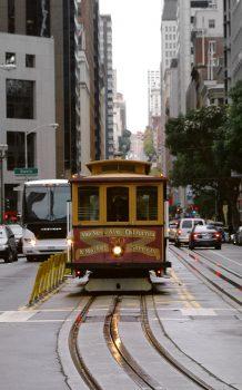 The California Street line cable car. (Trevor Piper/Epoch Times)