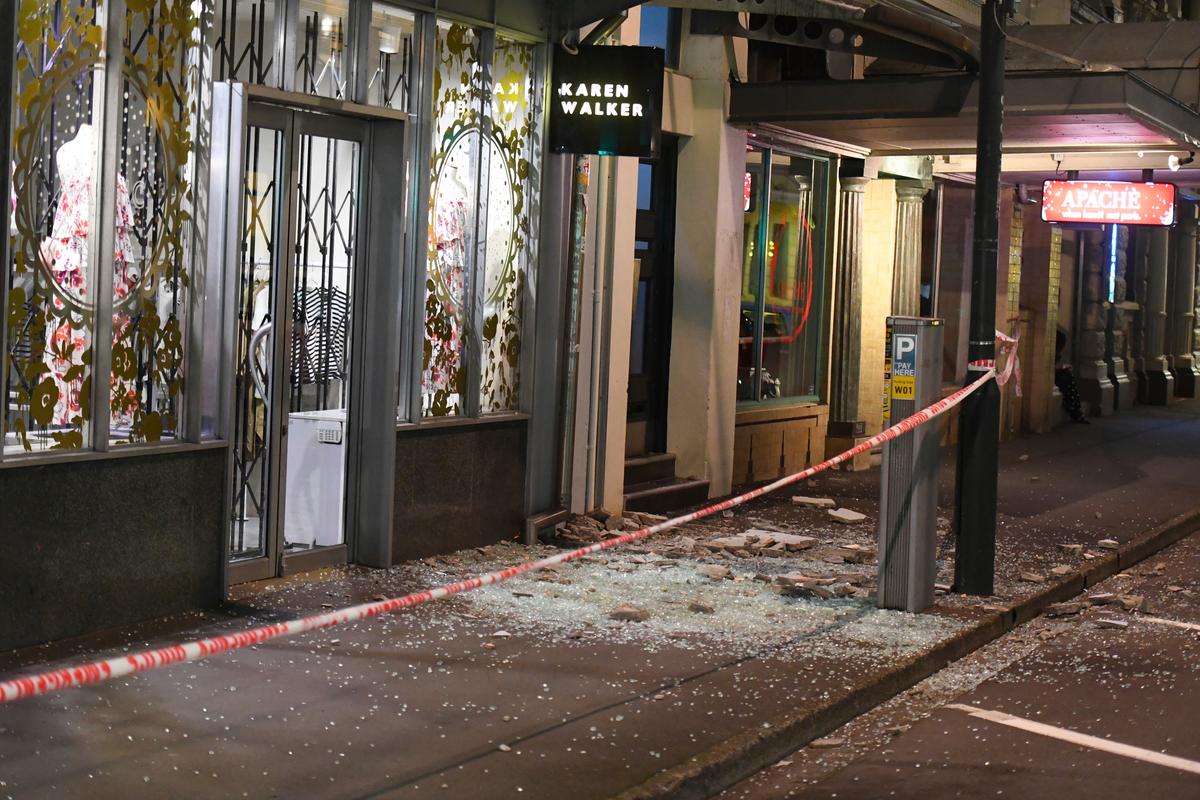 Powerful Earthquake Strikes New Zealand, Killing 2 People