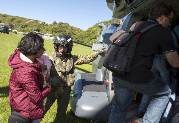 The Royal New Zealand Defense Force evacuating tourists by helicopter from Kaikoura following an earthquake in New Zealand, Tuesday, Nov. 15, 2016. (Royal New Zealand Defence Force via AP)