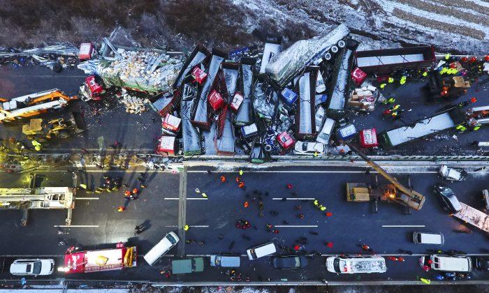 56-car Pile-Up in China Leaves 17 People Dead, 37 Injured