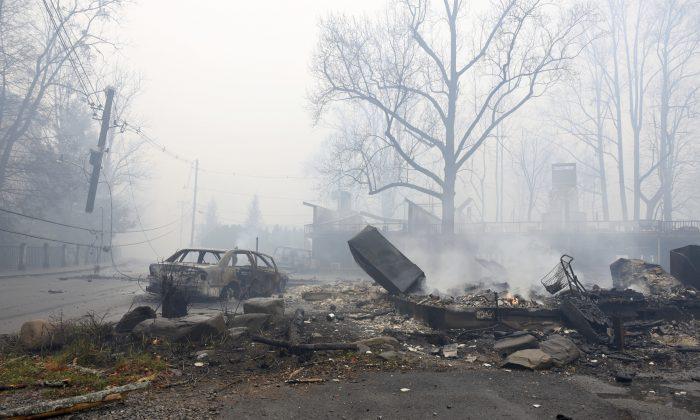 Deadly, Destructive Wildfires Ravage Tennessee Tourism Town