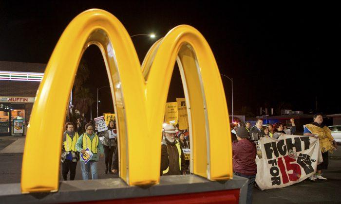 Former McDonald’s CEO: Minimum Wage Protests Forcing Chain to Use Self-Serving Kiosks