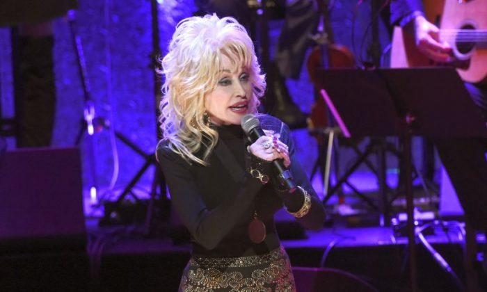 Dolly Parton Establishes Fund to Help Tennessee Wildfire Victims