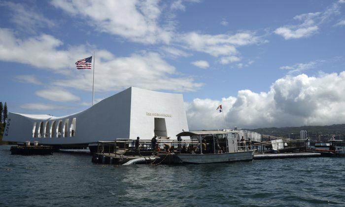 Japanese Leader Abe to Visit Pearl Harbor With Obama