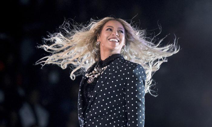 Beyonce Announces She’s Pregnant With Twins on Instagram