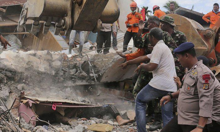Frantic Rescue Underway in Indonesia as Quake Kills Scores