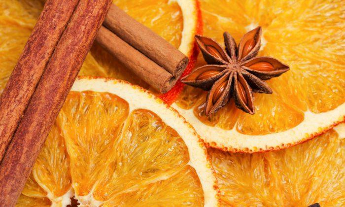 9 Natural Ways to Make Your Home Smell Amazing This Holiday Season