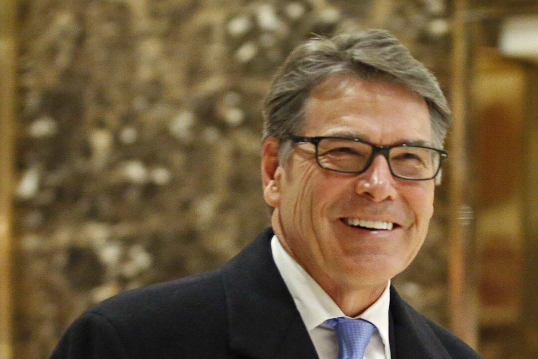 Trump Selects Former Texas Gov. Rick Perry to Lead Energy Department