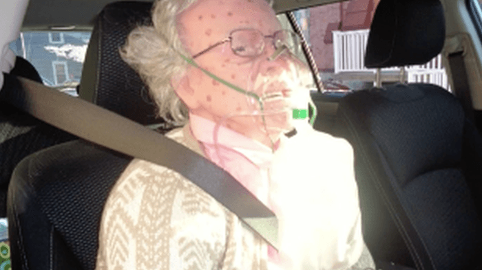 Police Rescue ‘Frozen’ Woman, Is Actually a Mannequin