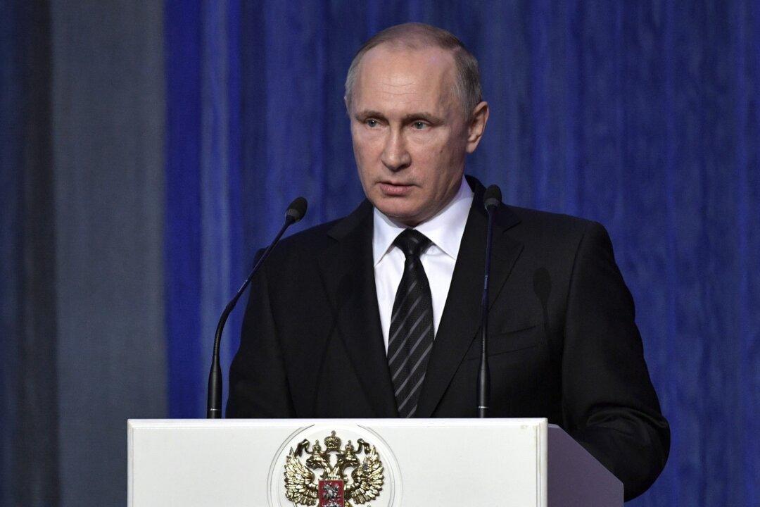 Putin Says Russia Won’t Expel US Diplomats in Hacking Flap