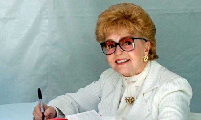 Report: Debbie Reynolds Rushed to the Hospital, Day After Carrie Fisher’s Death