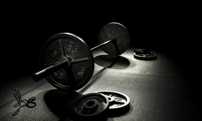 Weightlifter Dies After 315-Pound Barbell Drops on His Neck