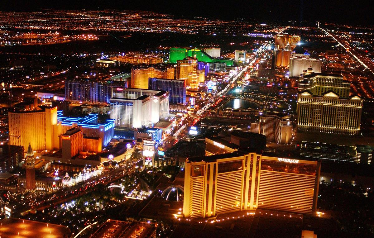 Lights out at Vegas’ Rio Casino Forces 900-Room Evacuation