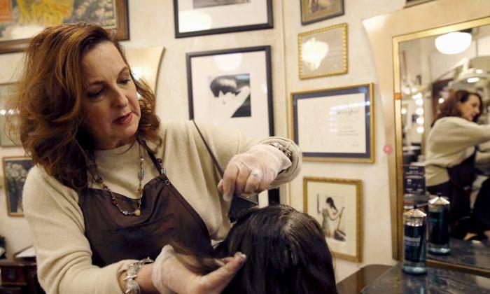 Illinois Law Enlists Hairstylists to Prevent Domestic Abuse