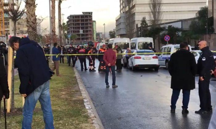 2 Killed in Car Bombing in Turkish City; 2 Attackers Dead