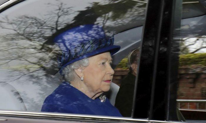 Queen Elizabeth II Attends Church After Missing 2 Weeks