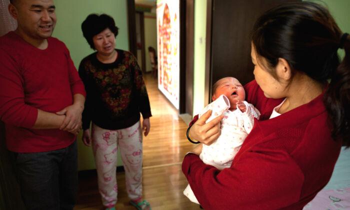 China’s Population May Shrink Fast in Reality, Expert Says