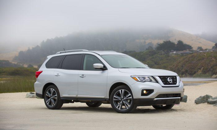 2017 Nissan Pathfinder: Enhanced Safety and Technology