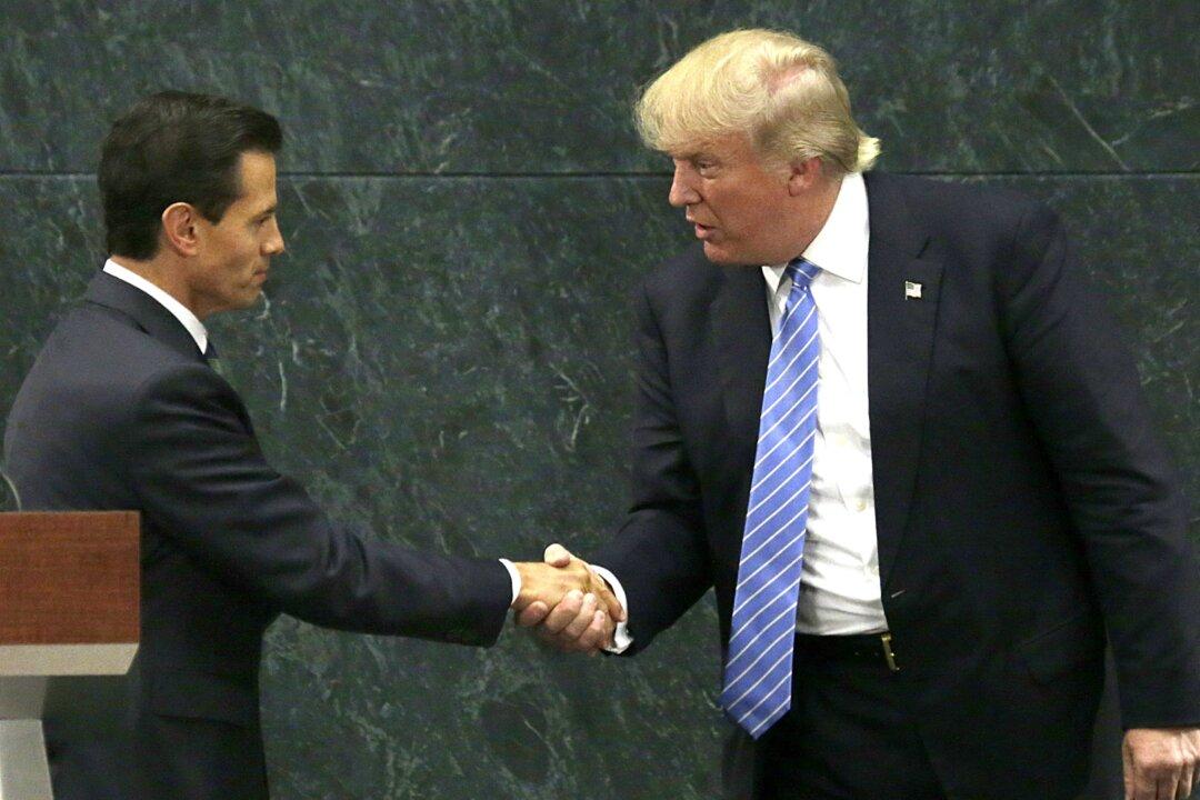 Mexico: President Pena Nieto, Trump Have Phone Conversation