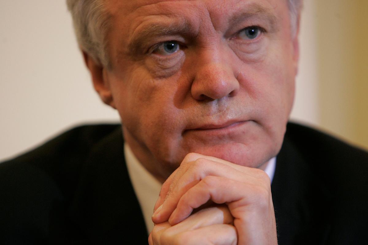 UK Govt Gives Lawmakers Limited Time to Eye Bill on Brexit