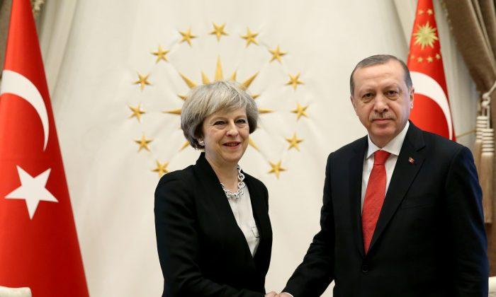 British PM May Visits Turkey, Reaches $125M Fighter Jet Deal
