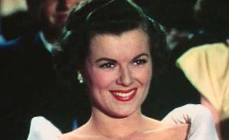 ‘Perry Mason’ Actress Barbara Hale Dies at 94